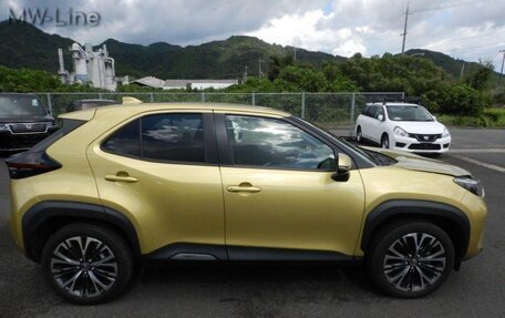 Toyota Yaris Cross, 2023 год, 1 600 000 рублей, 8 фотография