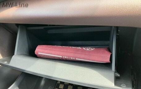 Toyota Yaris Cross, 2023 год, 1 600 000 рублей, 18 фотография