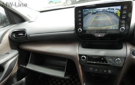 Toyota Yaris Cross, 2023 год, 1 600 000 рублей, 15 фотография