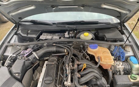 Audi A4, 1998 год, 300 000 рублей, 2 фотография