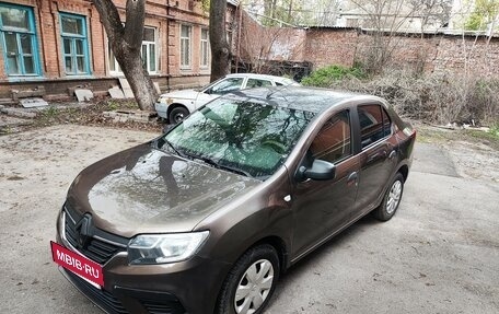 Renault Logan II, 2018 год, 634 000 рублей, 7 фотография