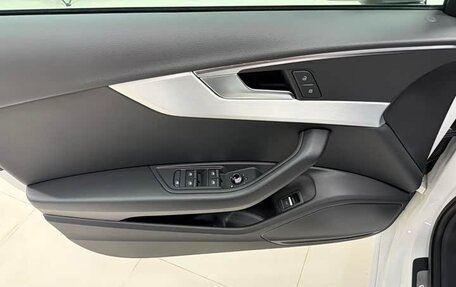 Audi A4, 2022 год, 2 900 008 рублей, 7 фотография