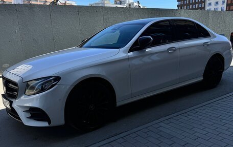 Mercedes-Benz E-Класс, 2017 год, 2 900 000 рублей, 4 фотография