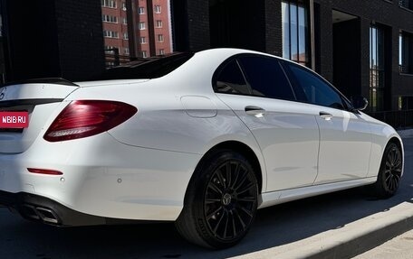 Mercedes-Benz E-Класс, 2017 год, 2 900 000 рублей, 2 фотография