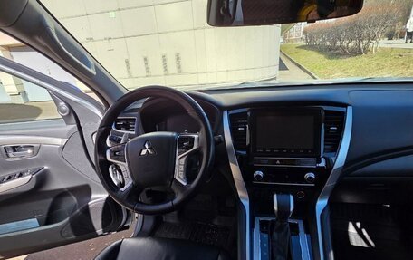 Mitsubishi Pajero Sport III рестайлинг, 2022 год, 4 190 000 рублей, 8 фотография