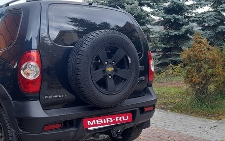 Chevrolet Niva I рестайлинг, 2017 год, 710 000 рублей, 5 фотография