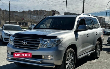 Toyota Land Cruiser 200, 2011 год, 3 300 000 рублей, 2 фотография