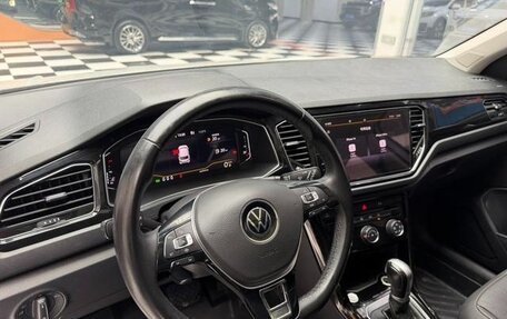 Volkswagen T-Roc I, 2022 год, 1 704 000 рублей, 11 фотография