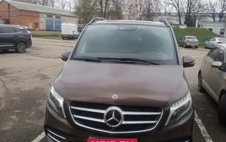 Mercedes-Benz V-Класс, 2019 год, 4 300 000 рублей, 16 фотография