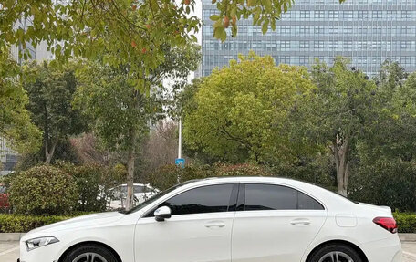 Mercedes-Benz A-Класс, 2022 год, 1 550 000 рублей, 7 фотография