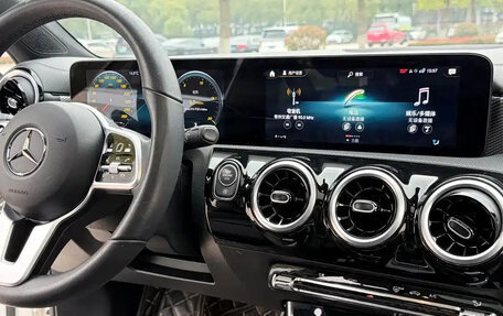 Mercedes-Benz A-Класс, 2022 год, 1 550 000 рублей, 8 фотография