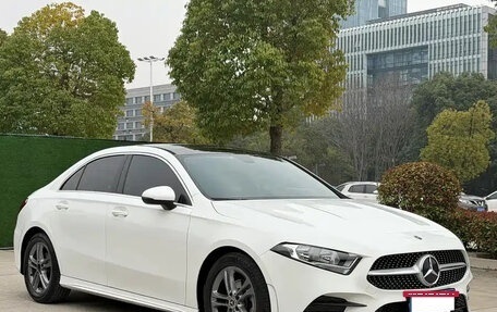 Mercedes-Benz A-Класс, 2022 год, 1 550 000 рублей, 3 фотография