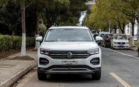 Volkswagen Touran III, 2022 год, 1 930 000 рублей, 2 фотография