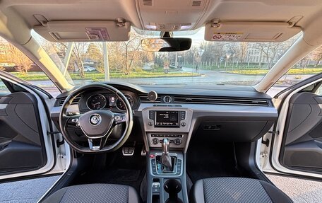 Volkswagen Passat B8 рестайлинг, 2016 год, 1 690 000 рублей, 10 фотография