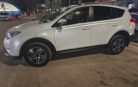 Toyota RAV4, 2015 год, 2 200 000 рублей, 2 фотография