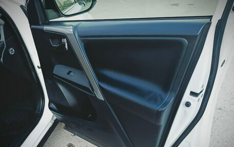 Toyota RAV4, 2015 год, 2 200 000 рублей, 12 фотография