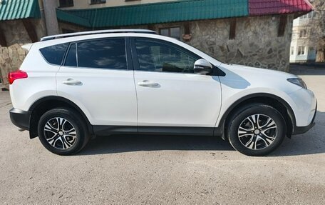 Toyota RAV4, 2015 год, 2 200 000 рублей, 4 фотография