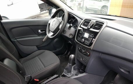 Renault Logan II, 2016 год, 760 000 рублей, 9 фотография