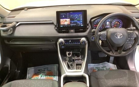 Toyota RAV4, 2019 год, 3 400 000 рублей, 12 фотография