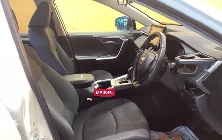 Toyota RAV4, 2019 год, 3 400 000 рублей, 8 фотография