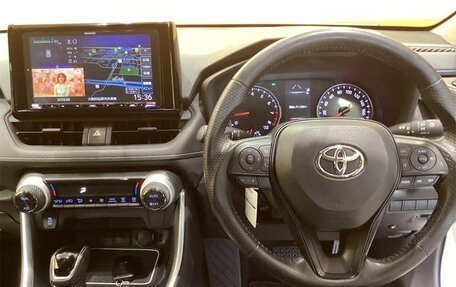 Toyota RAV4, 2019 год, 3 400 000 рублей, 13 фотография