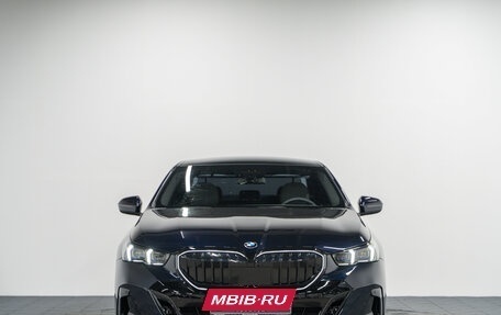 BMW 5 серия, 2025 год, 9 040 000 рублей, 4 фотография