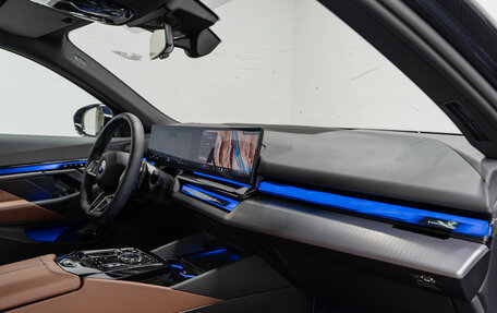 BMW 5 серия, 2025 год, 9 040 000 рублей, 14 фотография