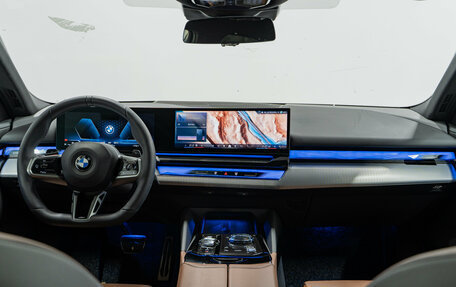 BMW 5 серия, 2025 год, 9 040 000 рублей, 15 фотография