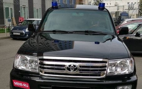 Toyota Land Cruiser 100 рестайлинг 2, 2006 год, 2 300 000 рублей, 2 фотография