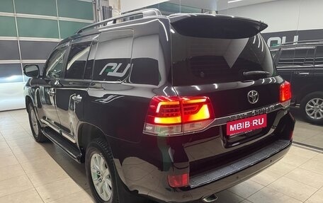 Toyota Land Cruiser 200, 2019 год, 5 000 000 рублей, 4 фотография