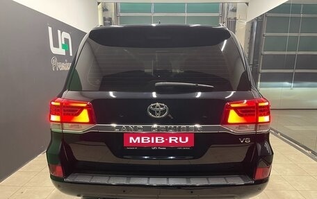 Toyota Land Cruiser 200, 2019 год, 5 000 000 рублей, 5 фотография