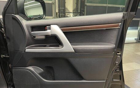 Toyota Land Cruiser 200, 2019 год, 5 000 000 рублей, 20 фотография