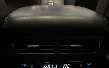 Toyota Land Cruiser 200, 2019 год, 5 000 000 рублей, 26 фотография