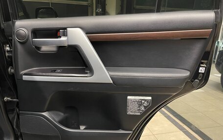 Toyota Land Cruiser 200, 2019 год, 5 000 000 рублей, 24 фотография