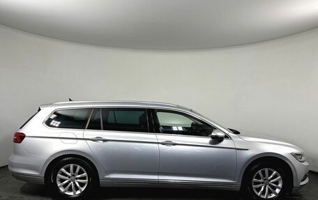 Volkswagen Passat B8 рестайлинг, 2018 год, 2 190 000 рублей, 4 фотография