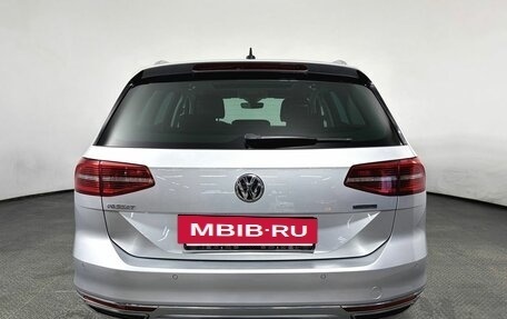 Volkswagen Passat B8 рестайлинг, 2018 год, 2 190 000 рублей, 6 фотография