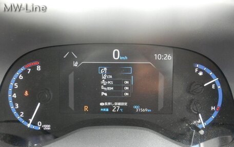 Toyota Yaris Cross, 2022 год, 1 700 000 рублей, 13 фотография