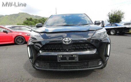 Toyota Yaris Cross, 2022 год, 1 700 000 рублей, 2 фотография