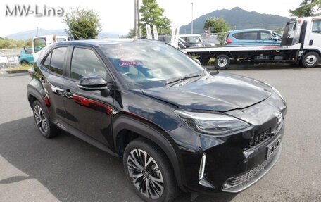 Toyota Yaris Cross, 2022 год, 1 700 000 рублей, 3 фотография