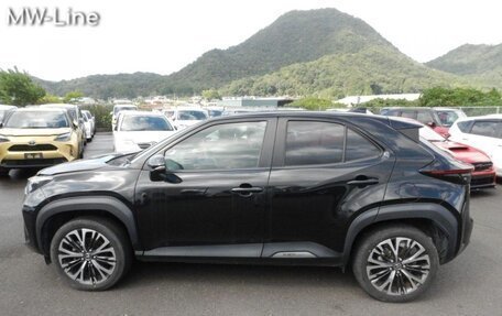 Toyota Yaris Cross, 2022 год, 1 700 000 рублей, 10 фотография