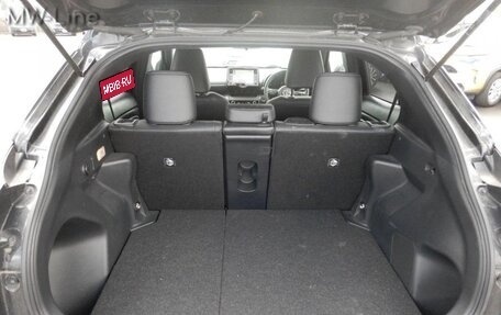 Toyota Yaris Cross, 2022 год, 1 700 000 рублей, 6 фотография