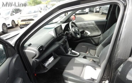 Toyota Yaris Cross, 2022 год, 1 700 000 рублей, 18 фотография