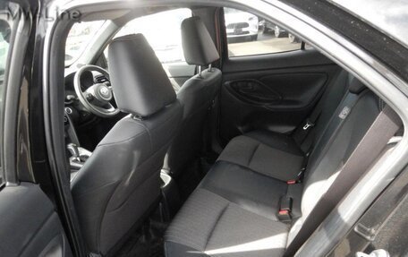 Toyota Yaris Cross, 2022 год, 1 700 000 рублей, 19 фотография