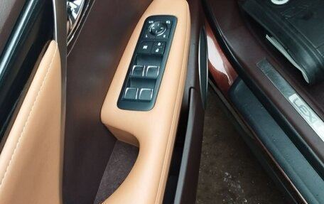 Lexus RX IV рестайлинг, 2018 год, 3 495 000 рублей, 10 фотография