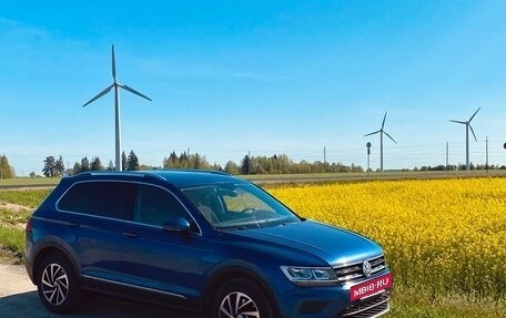 Volkswagen Tiguan II, 2018 год, 2 100 000 рублей, 14 фотография