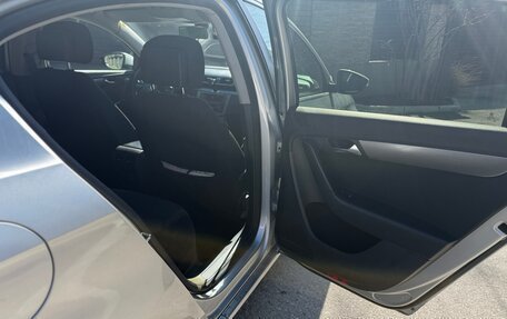 Volkswagen Passat B7, 2011 год, 990 000 рублей, 21 фотография