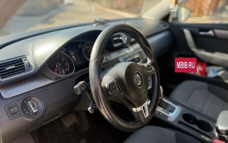 Volkswagen Passat B7, 2011 год, 990 000 рублей, 14 фотография