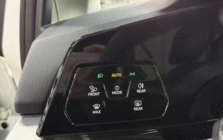 Volkswagen Golf VIII, 2021 год, 1 583 000 рублей, 24 фотография