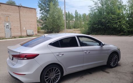 Hyundai Elantra VI рестайлинг, 2018 год, 1 380 000 рублей, 5 фотография