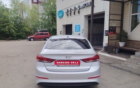 Hyundai Elantra VI рестайлинг, 2018 год, 1 380 000 рублей, 6 фотография